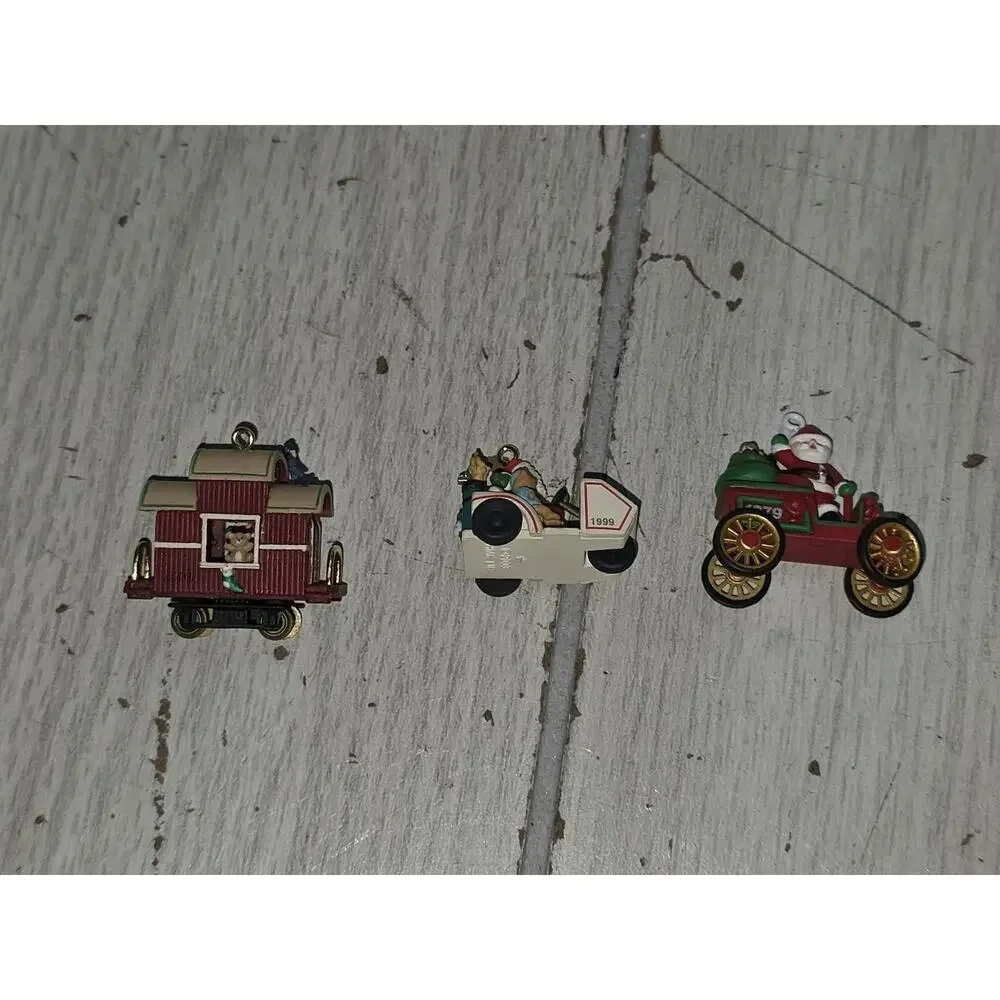 Vtg 2003 Here Comes Santa Miniature-Motorcar,Caboose Golf Cart Hallmark Ornament